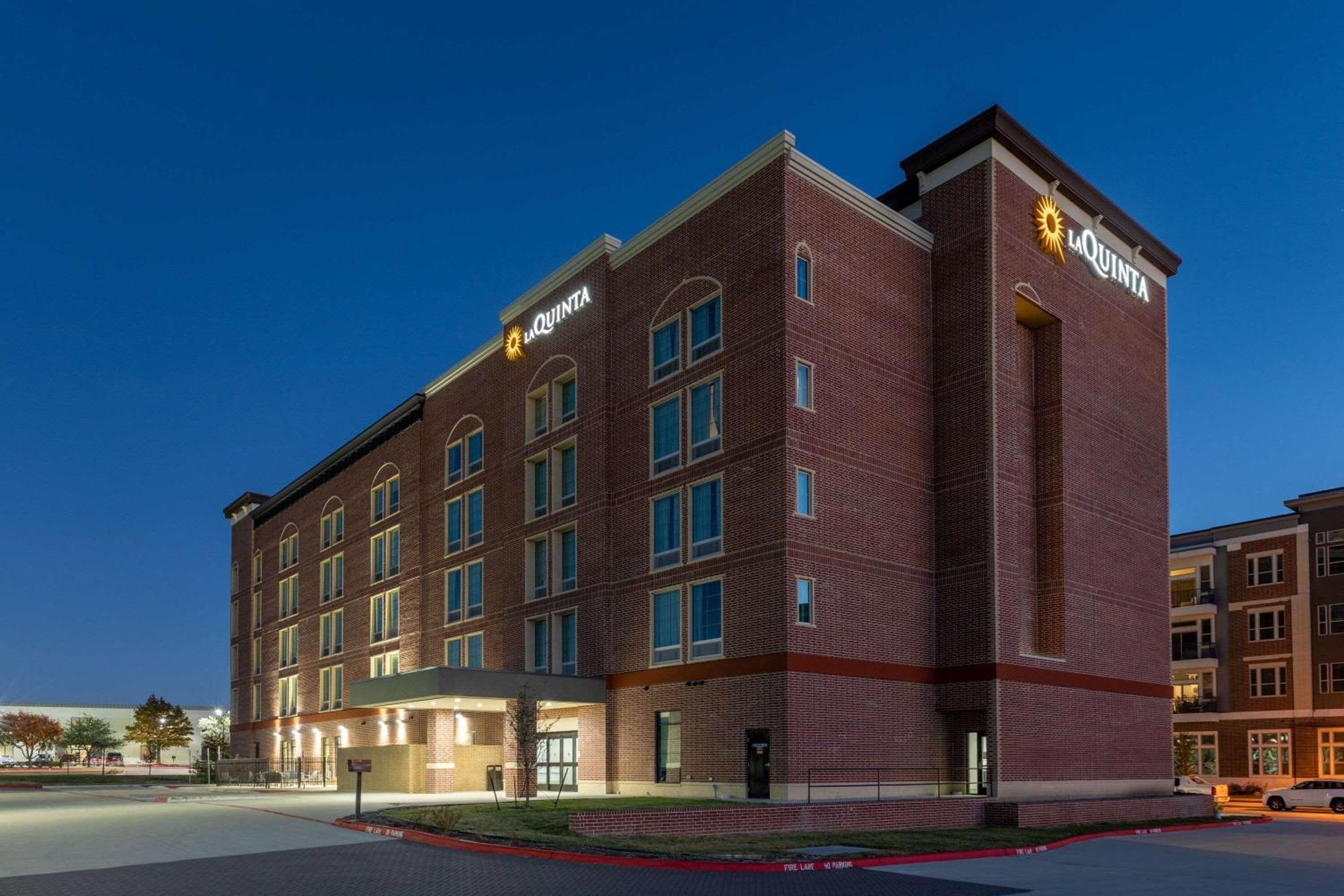 La Quinta Inn & Suites By Wyndham Dallas - Frisco Stadium Luaran gambar