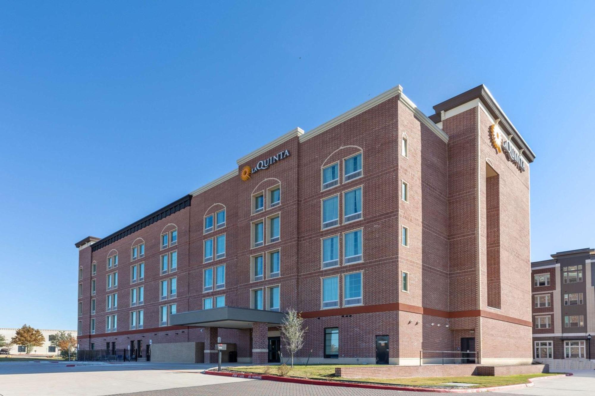 La Quinta Inn & Suites By Wyndham Dallas - Frisco Stadium Luaran gambar